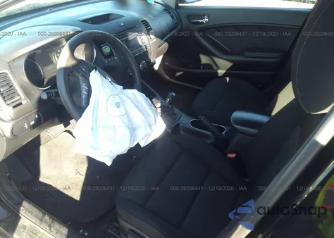 2016 Kia Forte Lx z USA, uszkodzony, nr VIN KNAFK4A65G5459923